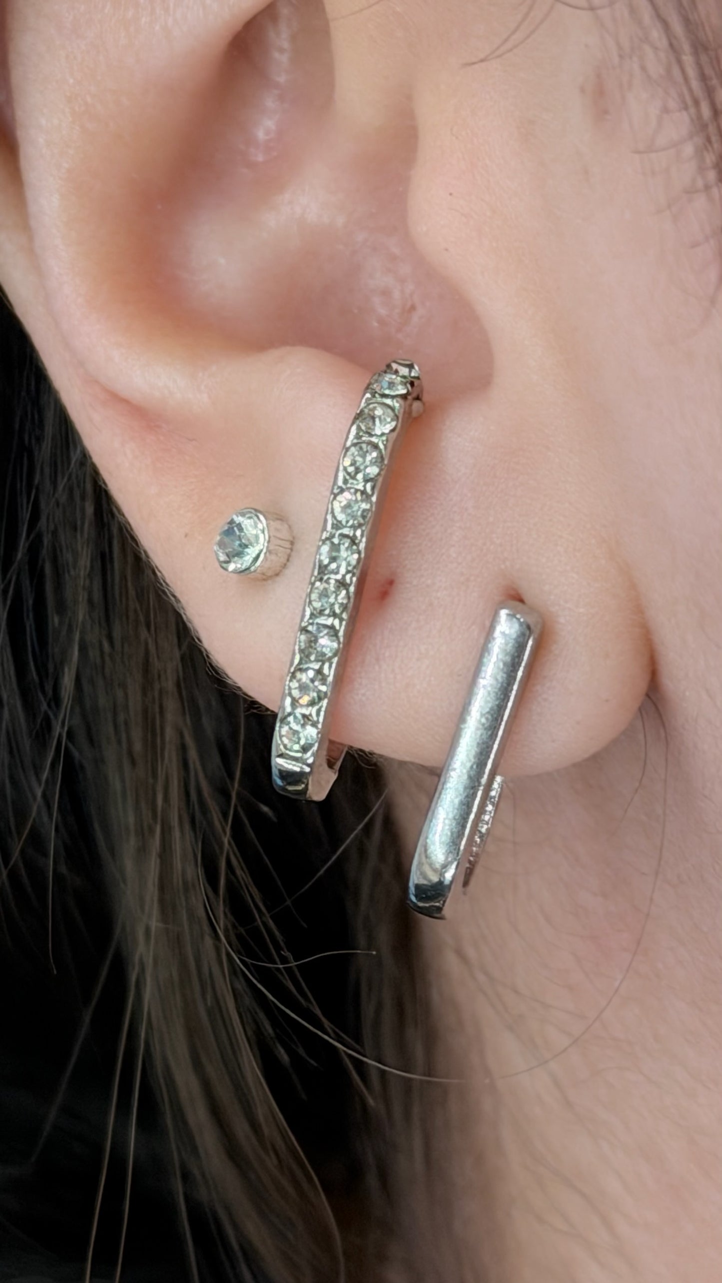 Brinco Argola Retangular Cravejada