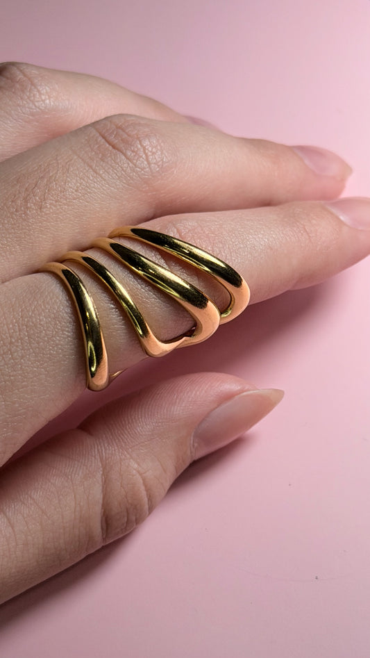 Anel Orgânico Dourado Curvo
