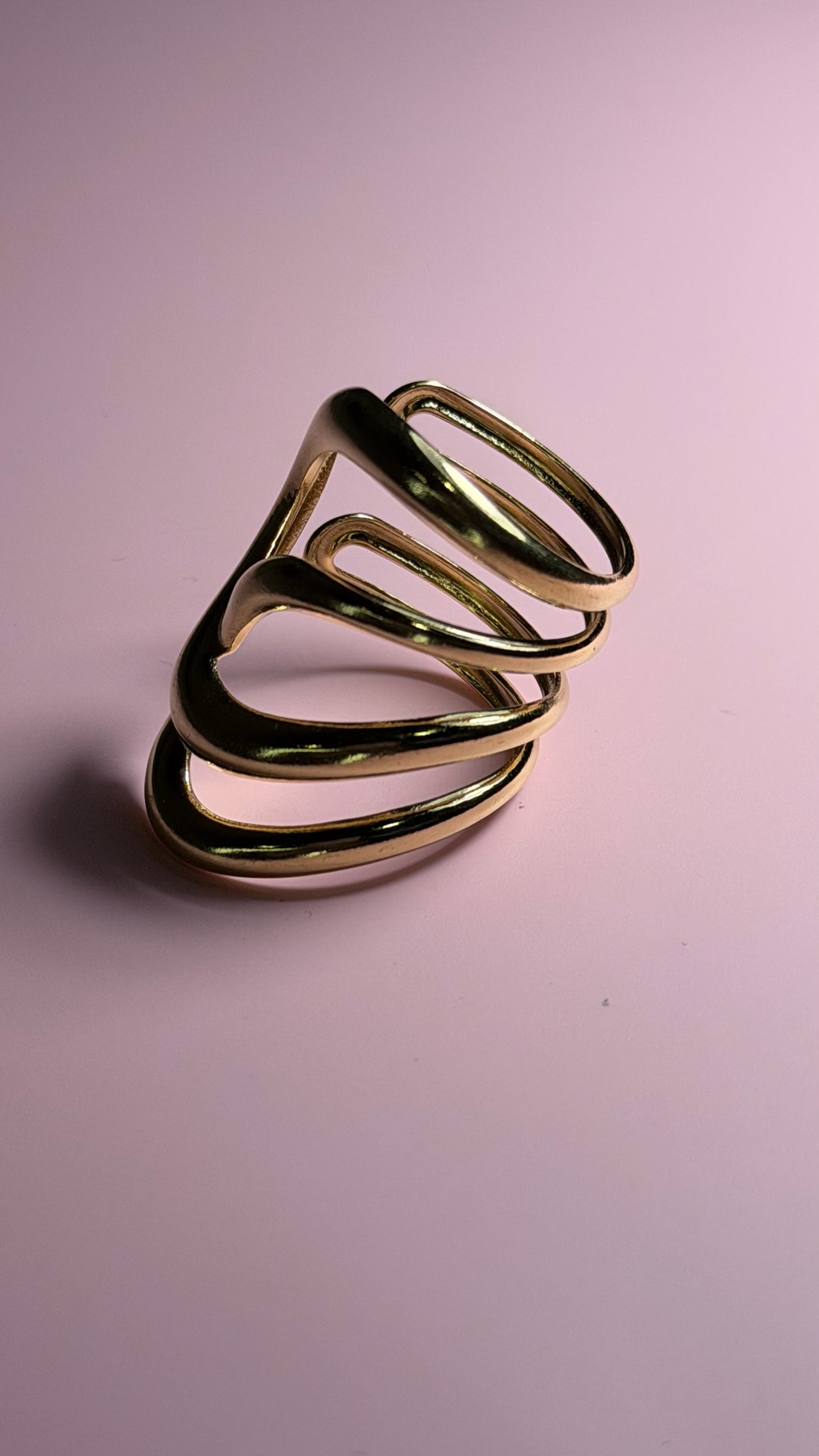 Anel Orgânico Dourado Curvo