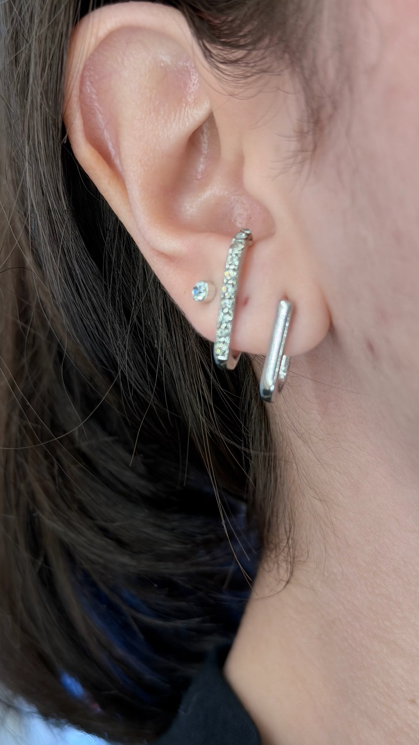 Brinco Argola Retangular Cravejada