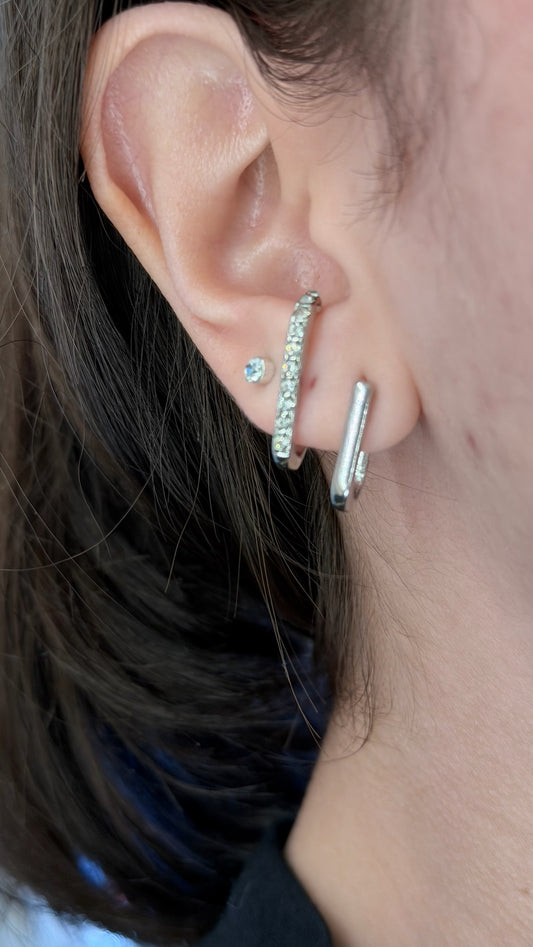 Brinco Argola Retangular Cravejada