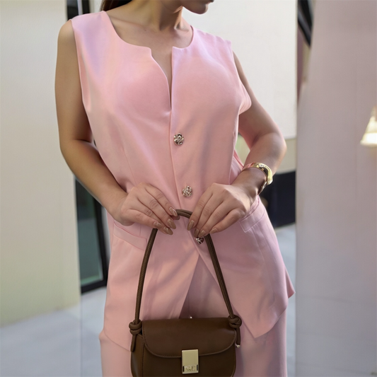 Conjunto elegante com colete