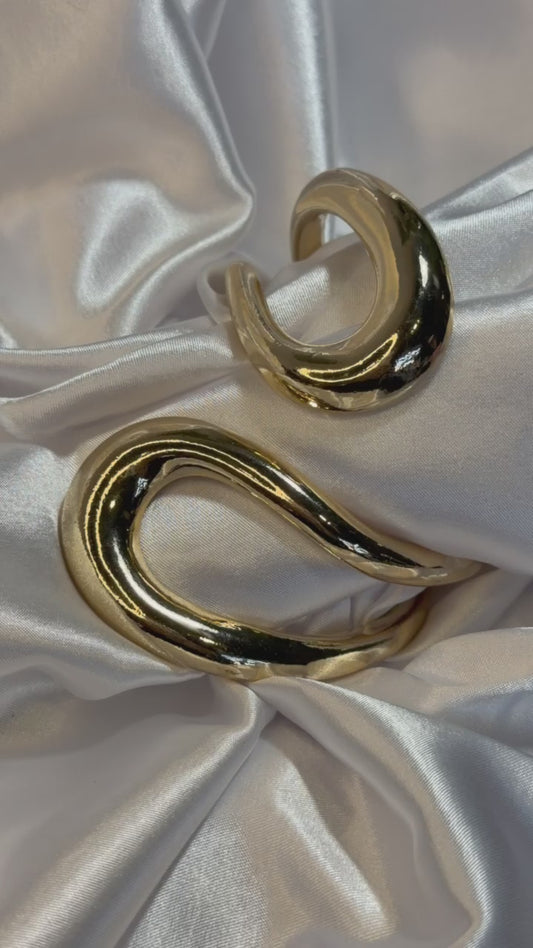 Bracelete Escultural Dourado