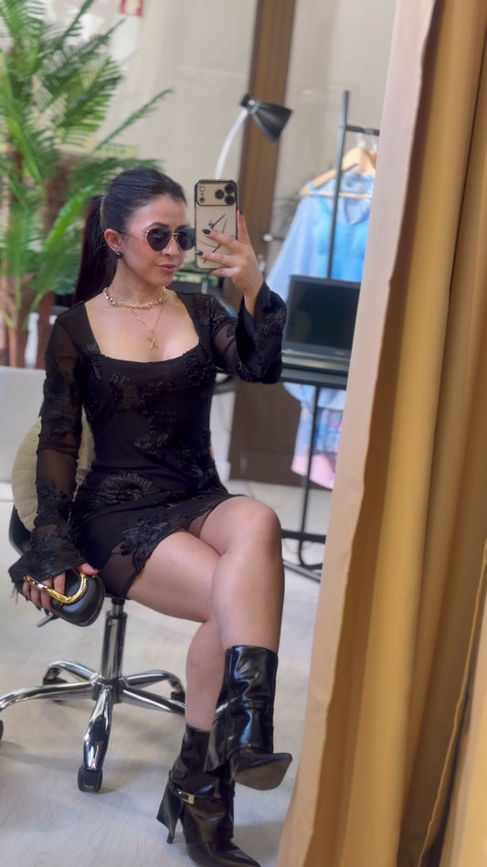 Vestido Noir Lace Sheer